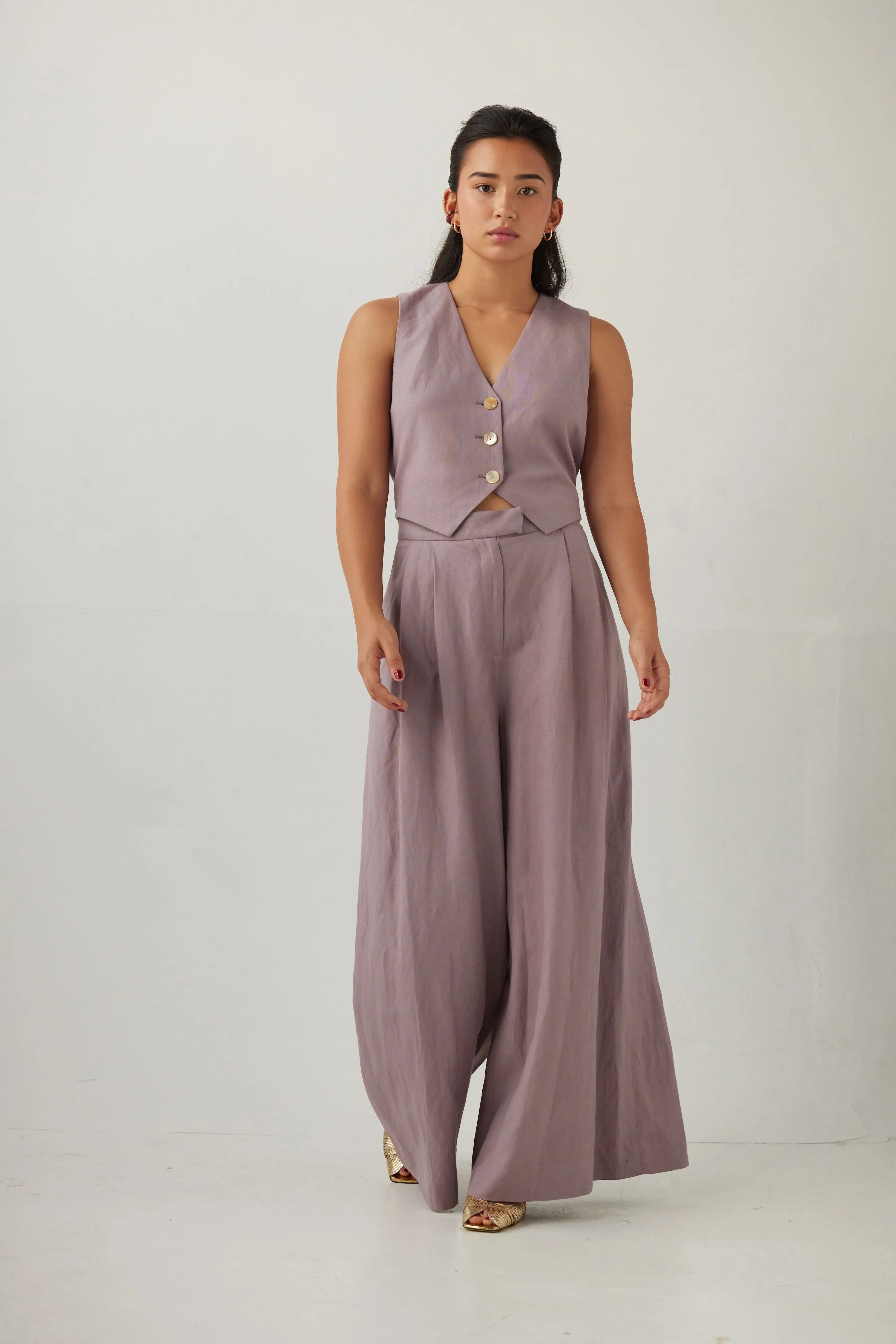 Diane Vest in Linen Blend