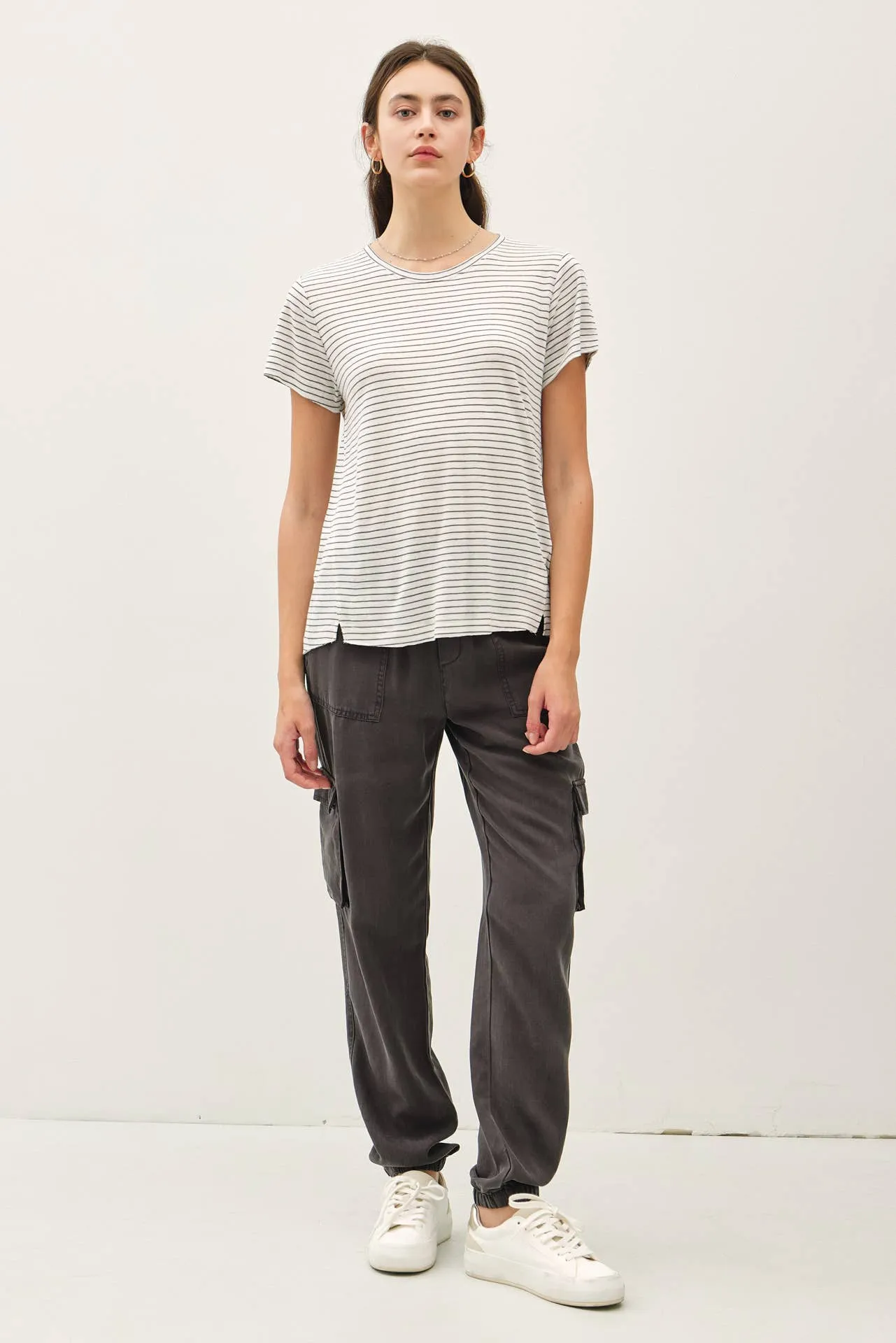 SHORT SLEEVE ROUND NECK STRIPED RELAXED TEE