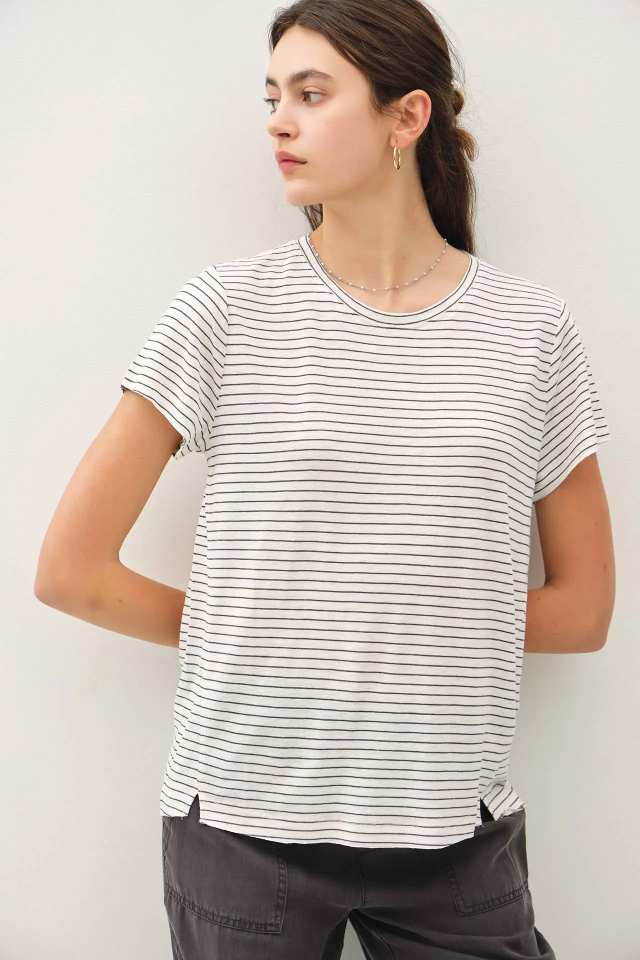 SHORT SLEEVE ROUND NECK STRIPED RELAXED TEE