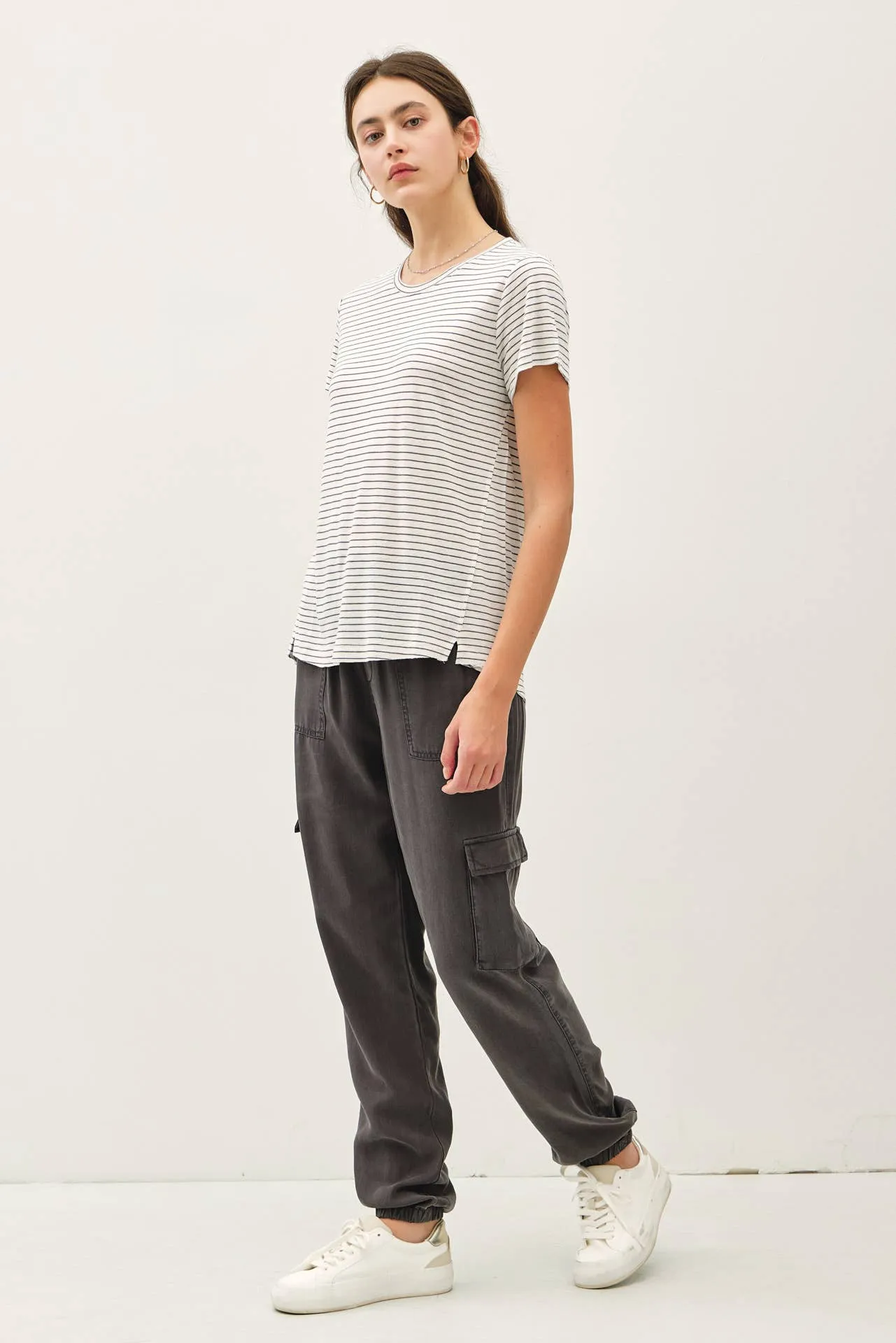 SHORT SLEEVE ROUND NECK STRIPED RELAXED TEE