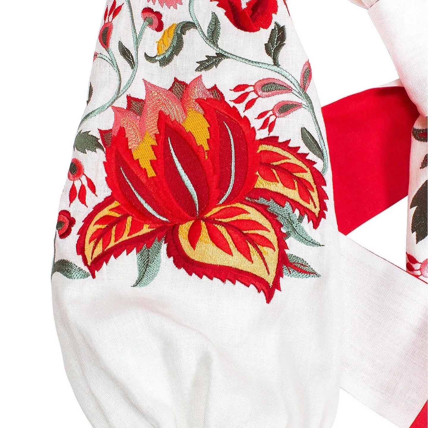 White Kaftan with embroidered flowers