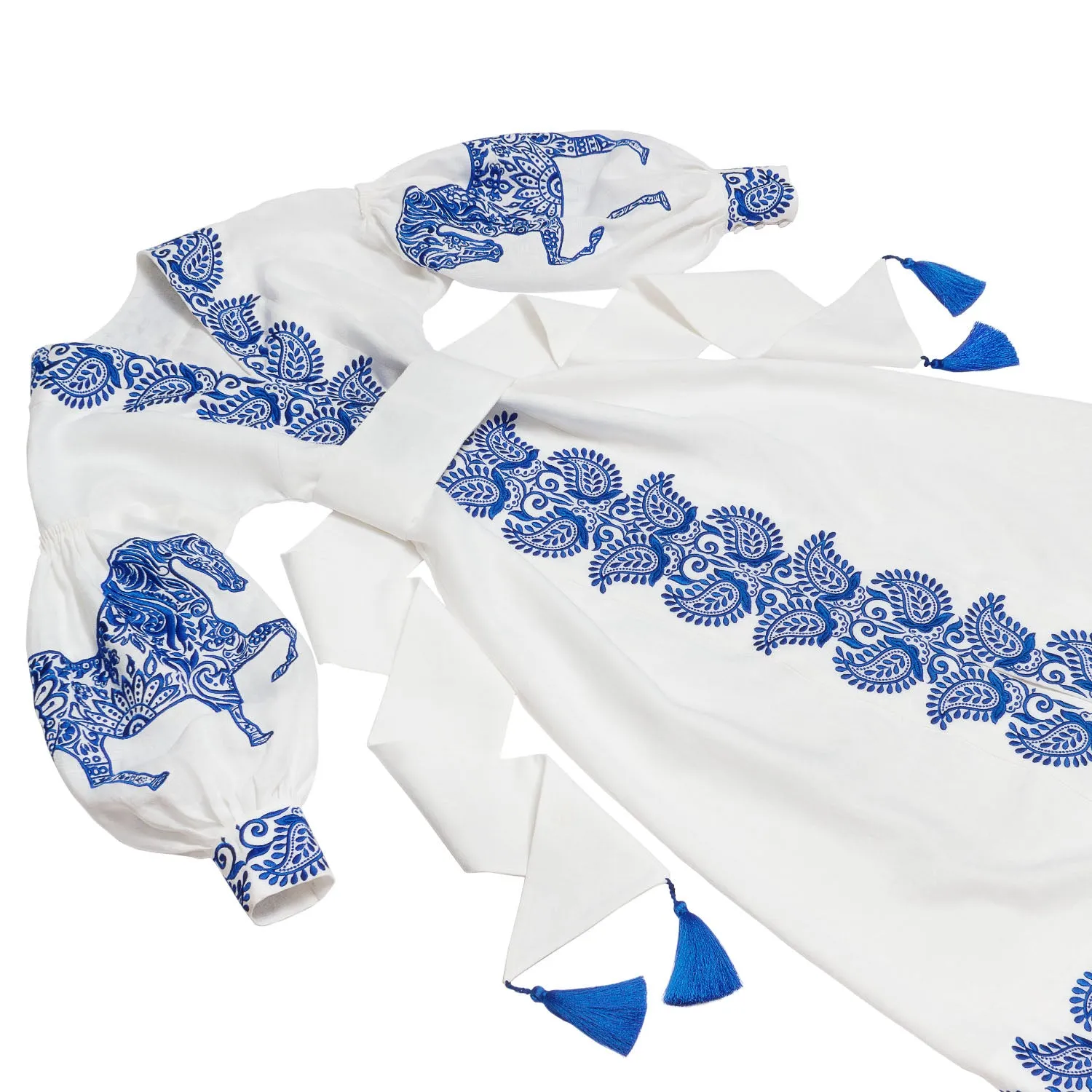 White Kaftan with exquisite horses